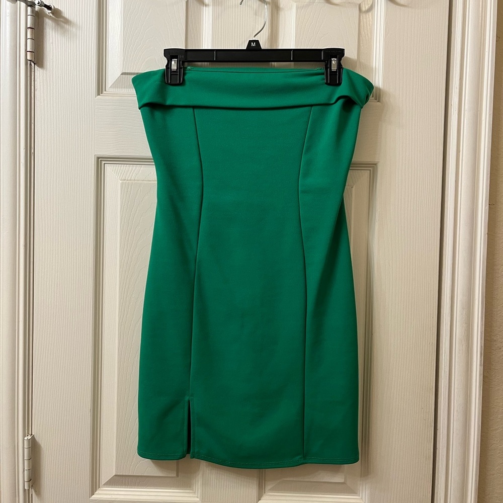 STRAPLESS GREEN BODYCON MINI DRESS